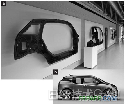 圖2：寶馬的純電動汽車&ldquo;i3&rdquo; i3的上部骨架采用熱固化CFRP制造。（a）為主要部件的外觀。碳纖維的顏色為黑色。（b）為i3的外觀。在日本的價格為499萬日元（含稅）起，充滿電后的續航距離為229km（JC08模式）。