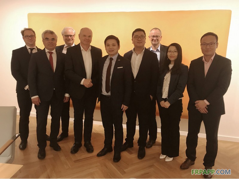 SGL K&uuml;mpers是歐洲知名的復合材料織物生產企業，旗下產品包括玻璃纖維、碳纖維機織織物、NCF經編織物及3D編織織物，廣泛應用于風電及汽車行業，長期為寶馬、奧迪等汽車主機廠，Enercorn、TPI等知名風電企業，提供玻纖及碳纖織物產品。